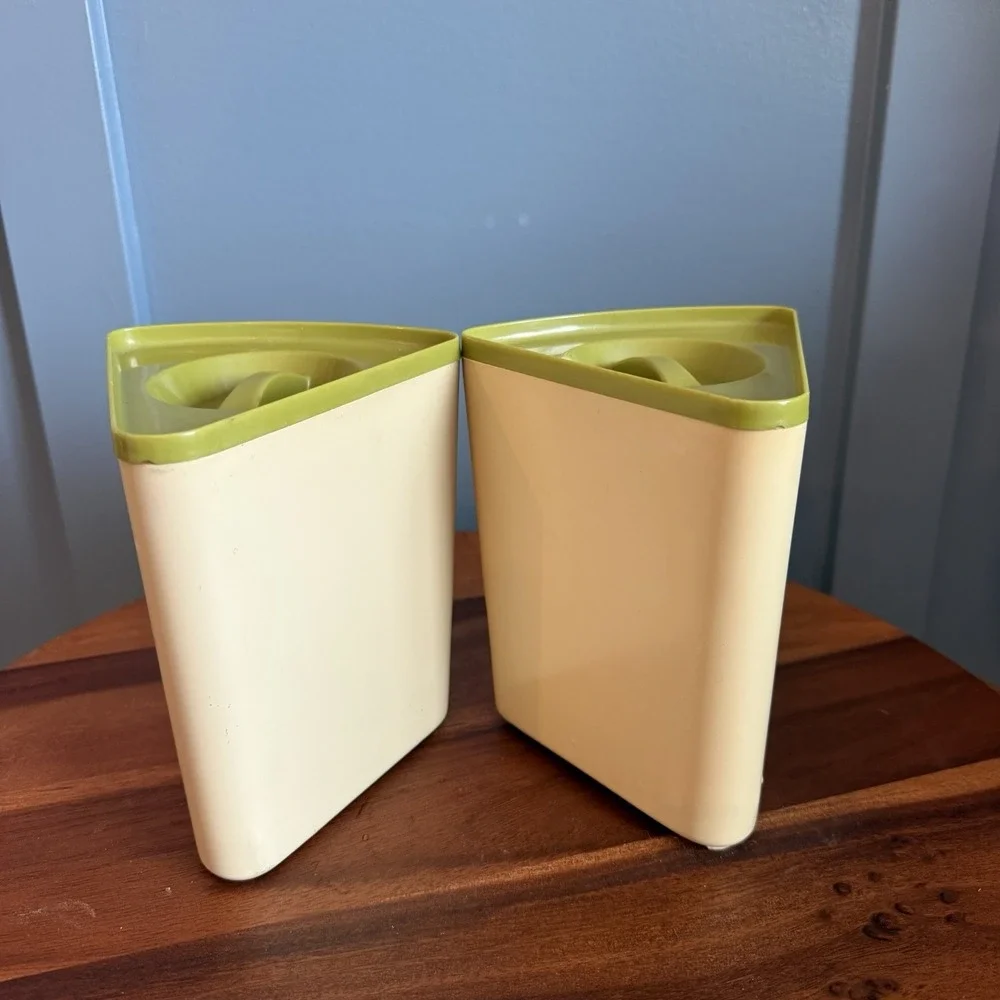 VTG Sterilite 1591 Kitchen Canister Set‎ Tea Coffee Wedge Dutch Green 2 Pcs Folk